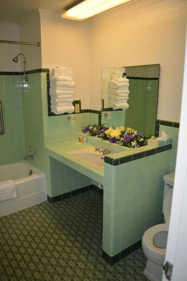 The Evergreen Motel In Kansas Pratt Екстериор снимка
